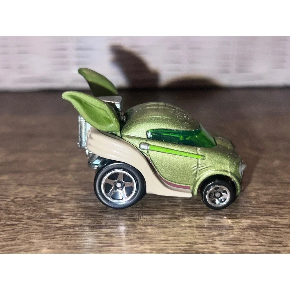 Hot Wheels Star Wars Character Yoda 2024 Loose Die Cast EUC Disney Movies